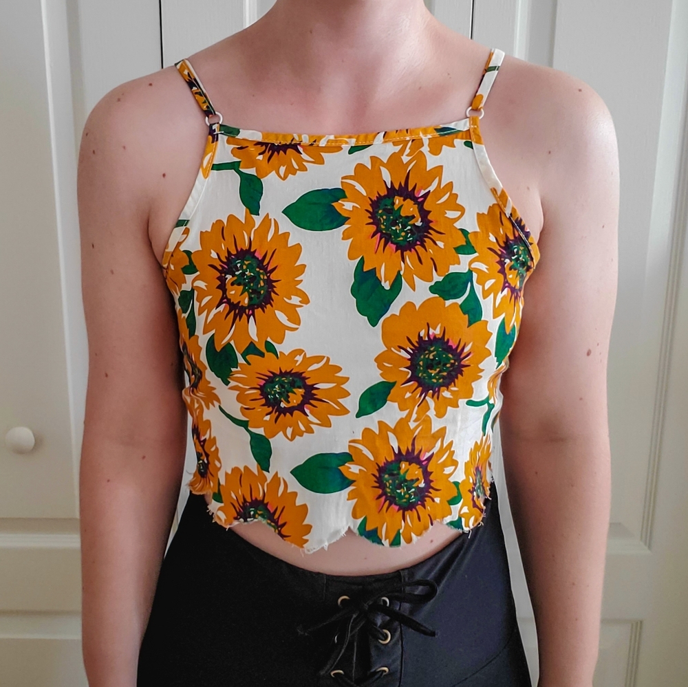 Flowery Cropped Top